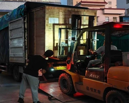 Laser cleaning machine shipment